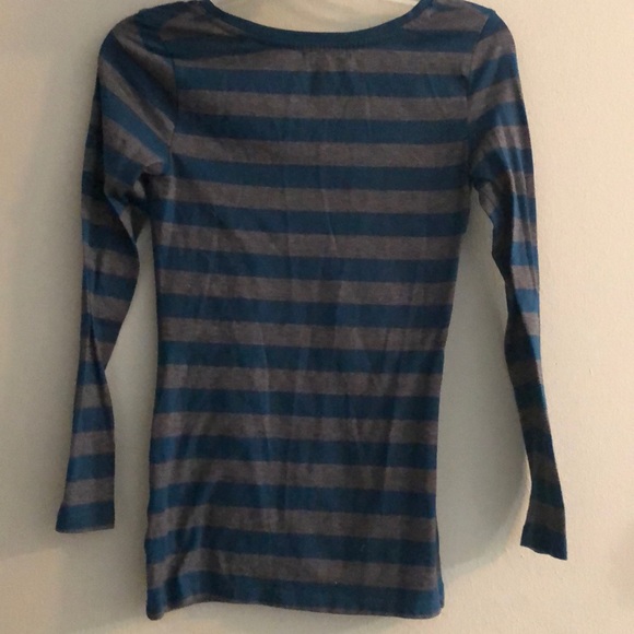 Blue and Gray long sleeve tee - Picture 2 of 3